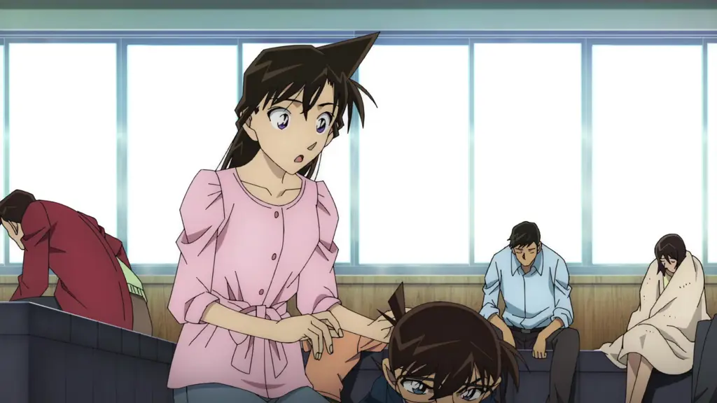 Adegan menegangkan dari film Detective Conan: The Scarlet Bullet