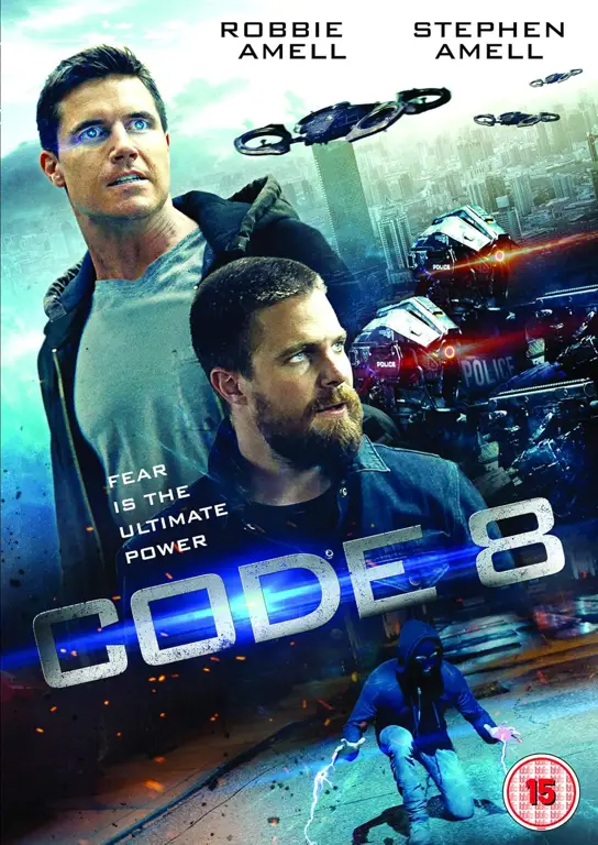 Robbie Amell sebagai Connor Reed dalam film Code 8