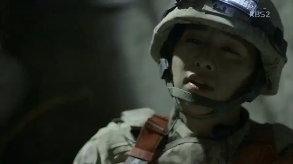 Cuplikan adegan menegangkan dari episode 10 Descendants of the Sun