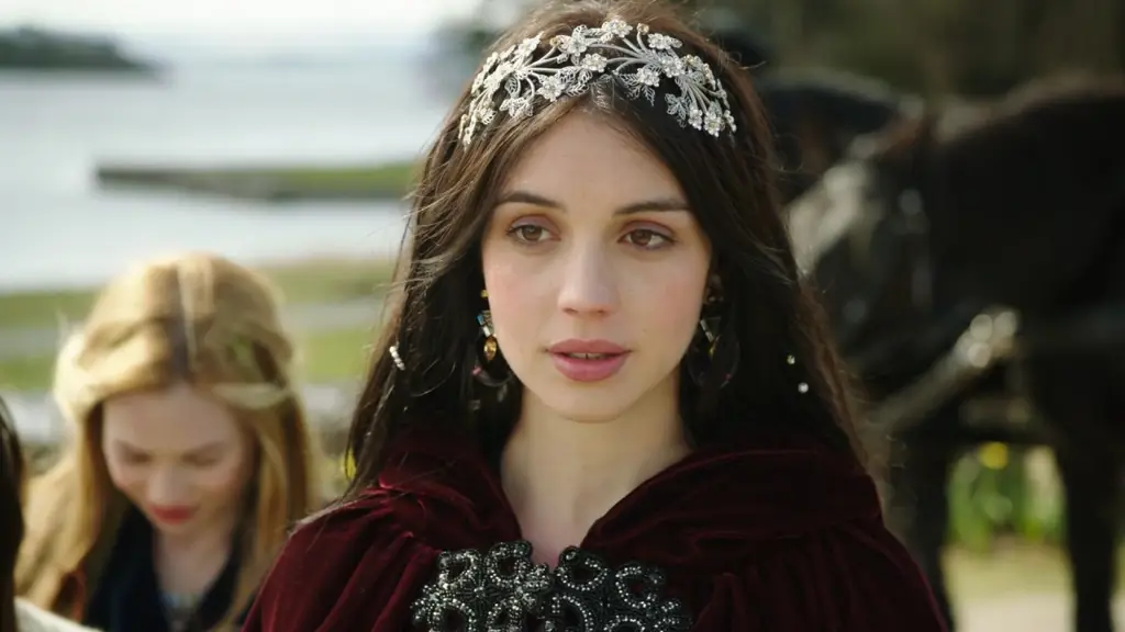 Adegan Ratu Mary Stuart di serial Reign