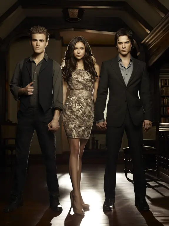 Gambar Elena dan Damon di The Vampire Diaries musim 6