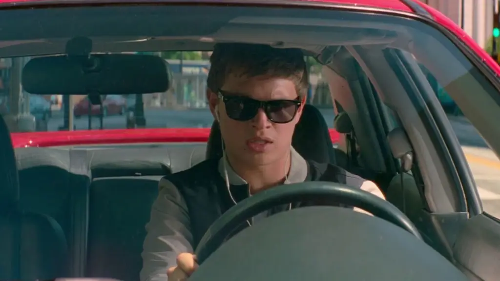 Adegan kejar-kejaran mobil di film Baby Driver