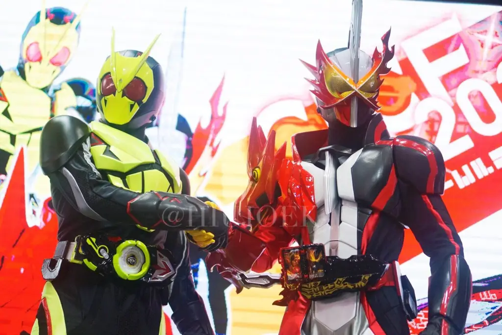 Gambar Kamen Rider Kabuto Episode 1