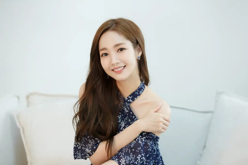 Park Min Young dalam drama Healer