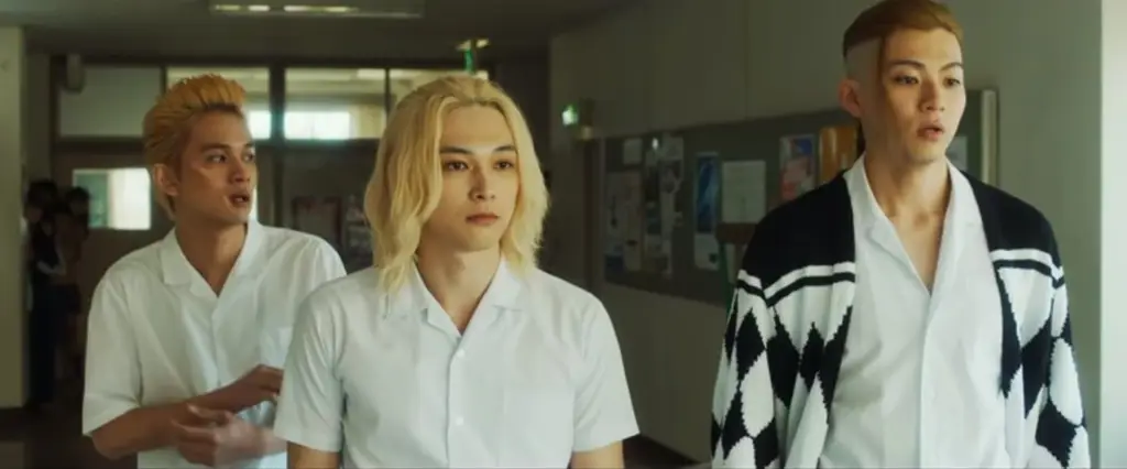 Adegan perkelahian menegangkan dalam Tokyo Revengers Gambar adegan aksi Tokyo Revengers