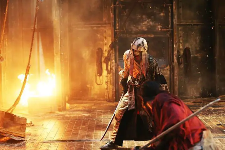 Gambar adegan pertarungan pedang Kenshin