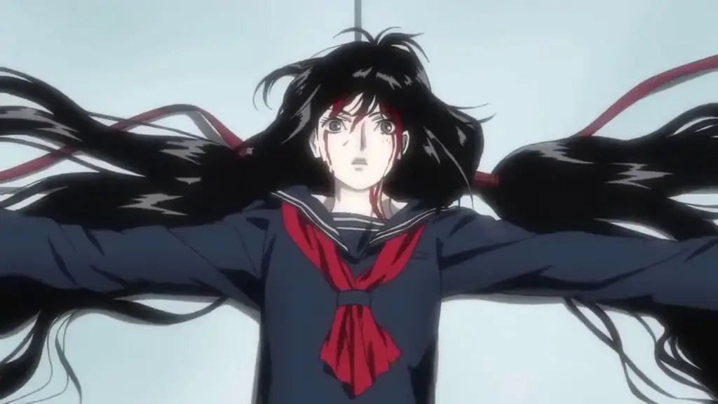 Gambar adegan pertarungan dalam anime Blood-C