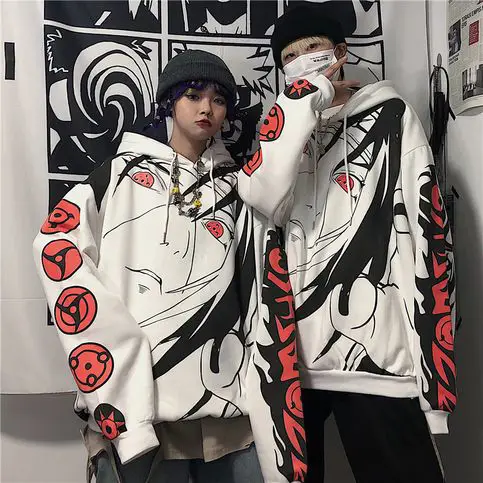 Aksesoris anime streetwear seperti topi, tas, dan kalung