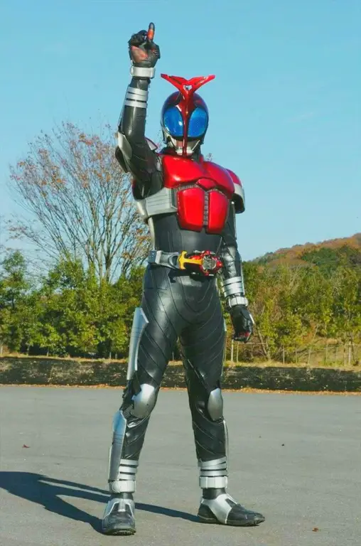 Adegan pertarungan Kamen Rider yang dinamis