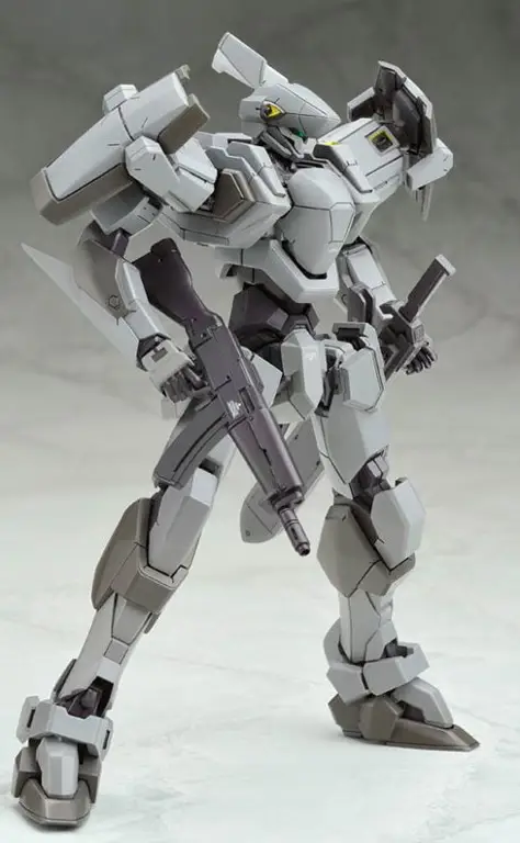 Adegan aksi mecha dari Full Metal Panic