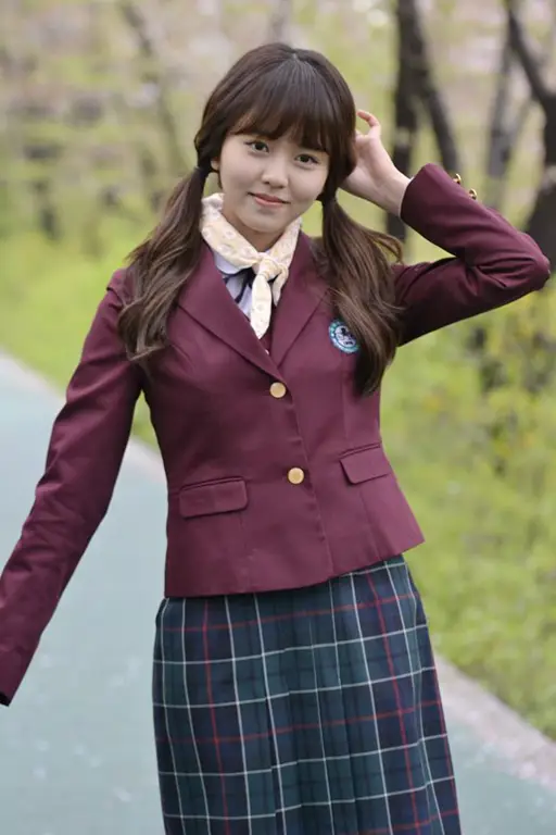 Potret Kim So Hyun dalam School 2015