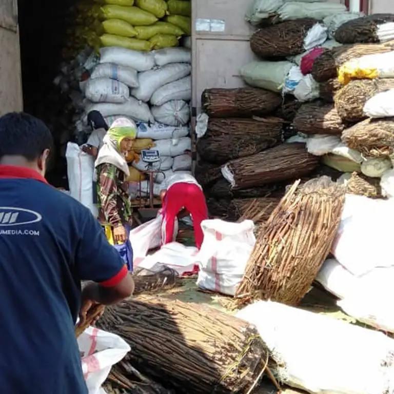 Pedagang cengkeh di Bandung