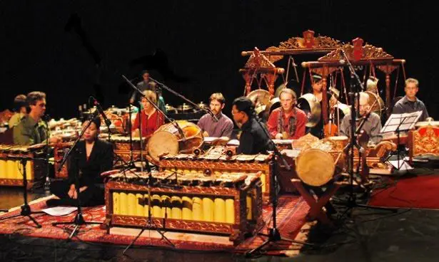 Alat musik tradisional Indonesia