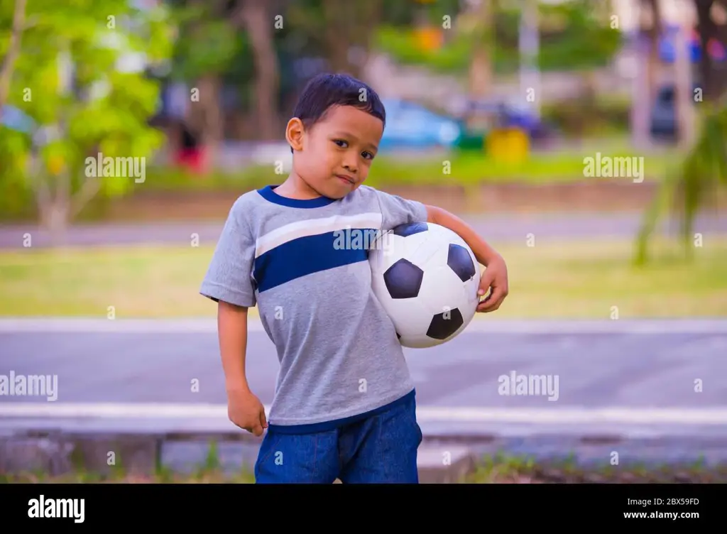 Anak-anak Indonesia sedang bermain