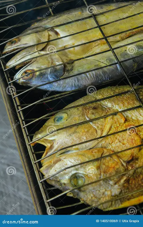 Berbagai jenis ikan bakar yang tersedia di Bandar Lampung