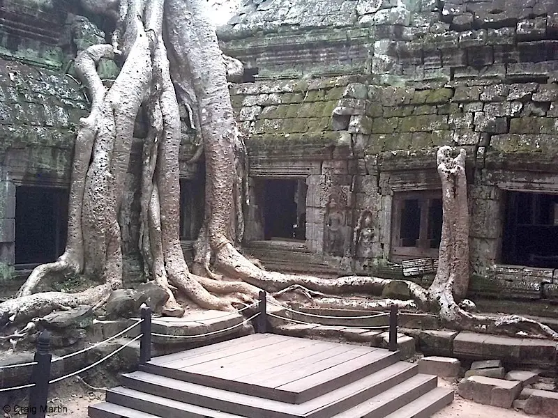 Foto candi Angkor Wat yang megah di Kamboja