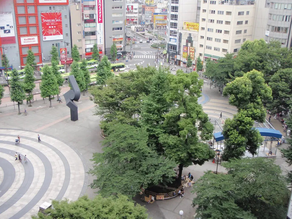 Area bermain anak di Ikebukuro West Gate Park