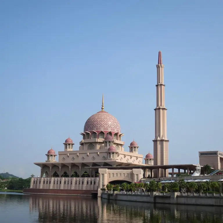 Gambar arsitektur Masjid Istiqlal Bandar Jaya