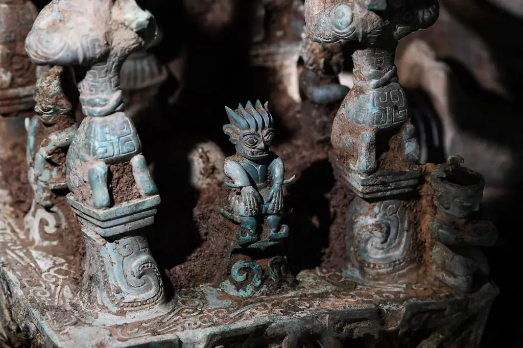 Artefak misterius yang penting dalam cerita Artefak mistis kuno