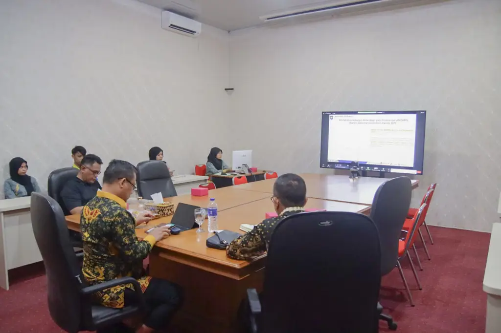 ASN Pemerintah Provinsi Lampung bekerja menggunakan sistem E-Kinerja