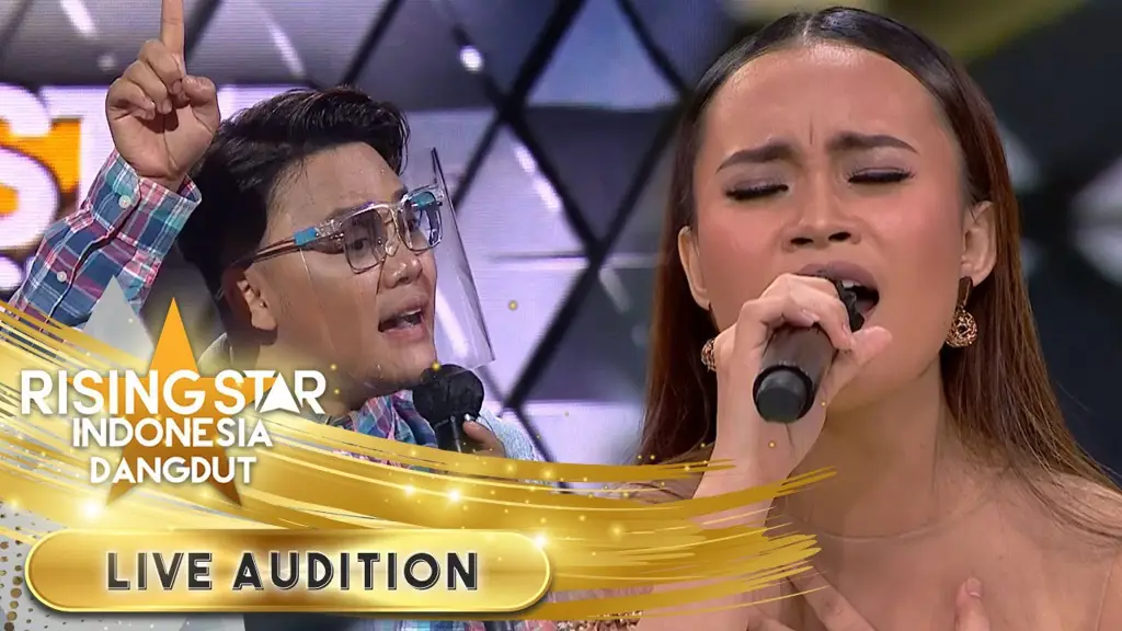 Para peserta audisi Rising Star Indonesia 2019 menunjukkan bakat mereka.