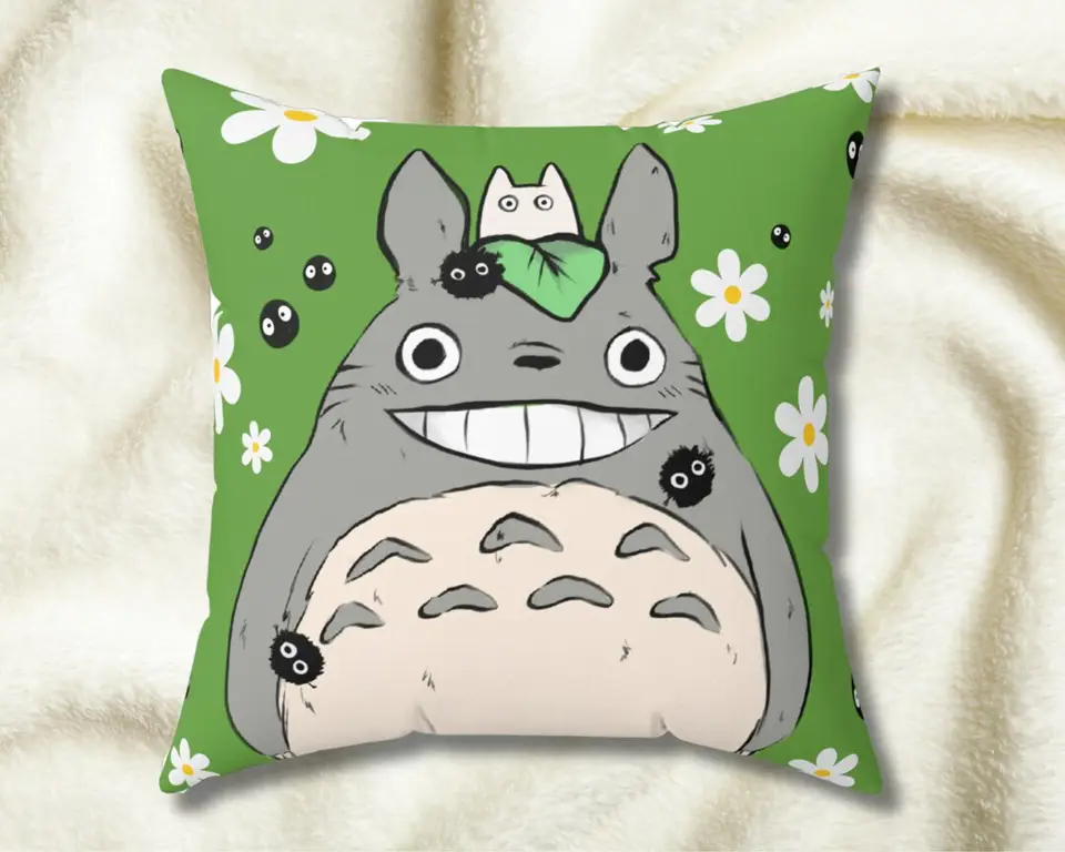 Bantal anime dengan desain karakter imut dan lucu