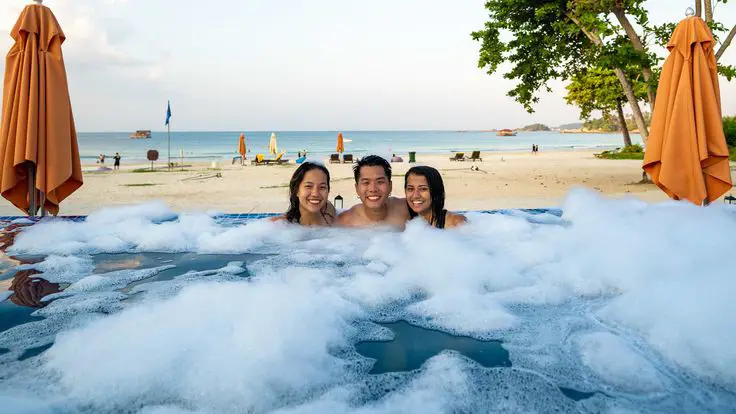 Aktivitas pantai di Bintan