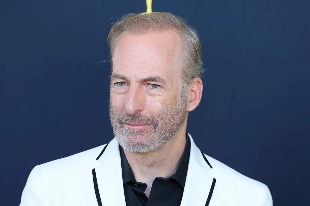 Gambar Bob Odenkirk sebagai Hutch Mansell dalam film Nobody