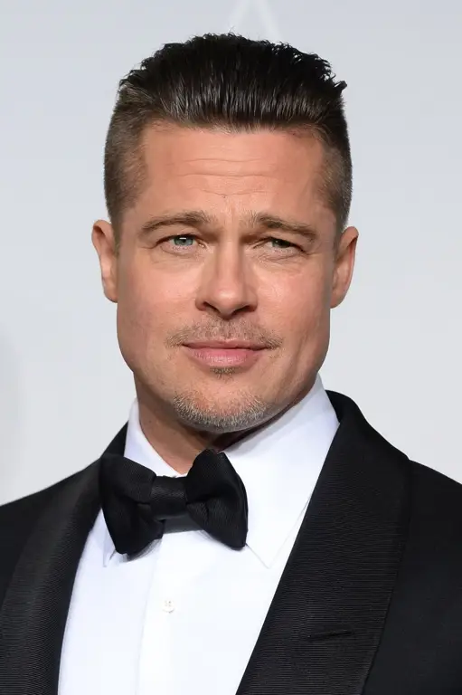 Brad Pitt sebagai Don 'Wardaddy' Collier dalam film Fury