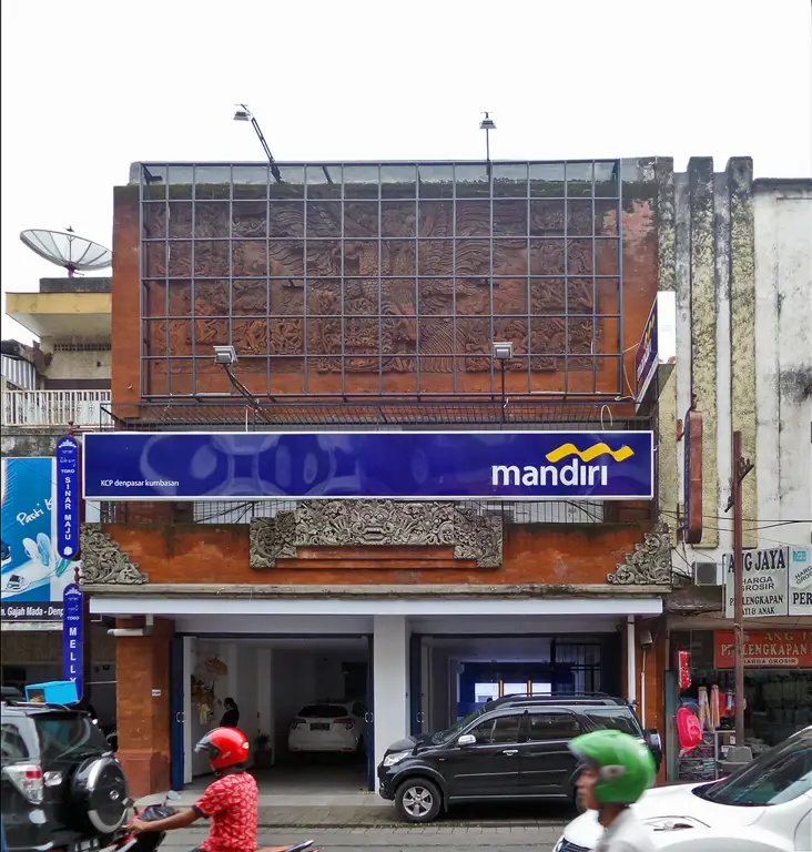 Gedung Bank Mandiri dari luar