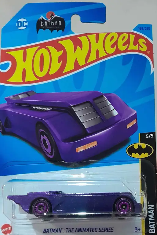 Koleksi mobil Hot Wheels Batman: The Animated Series dalam etalase