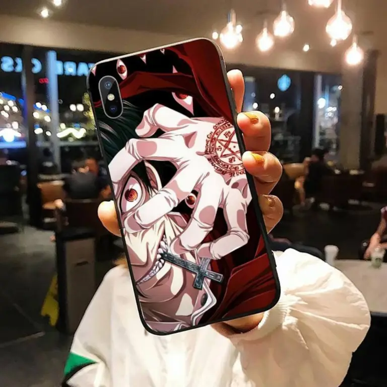 Aneka casing ponsel bertema anime dengan berbagai karakter dan desain