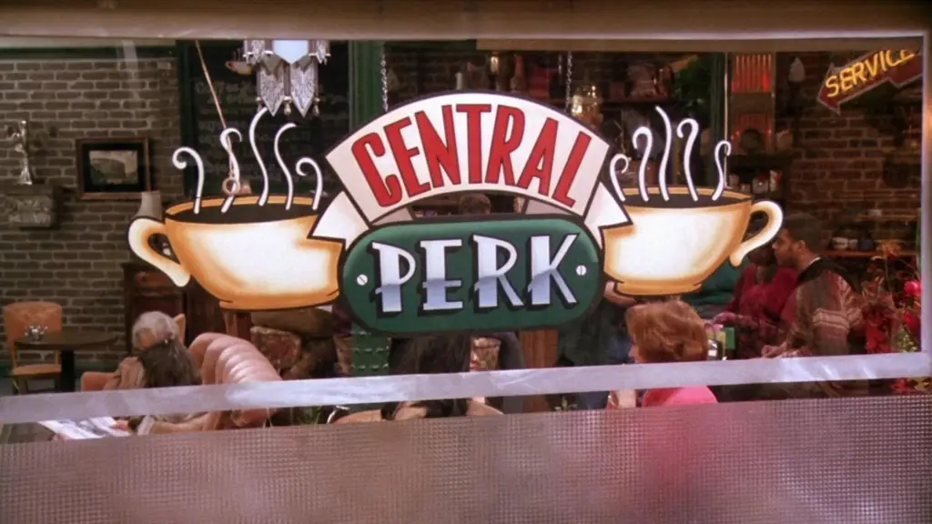 Adegan di Central Perk, tempat nongkrong favorit geng Friends.