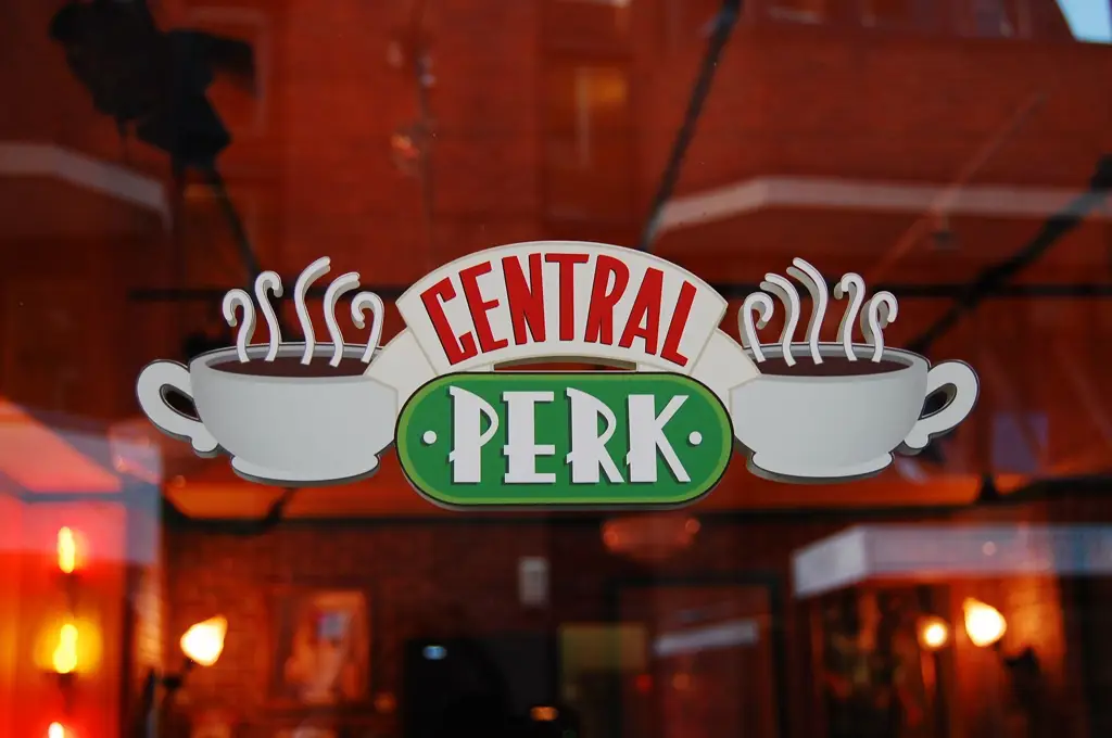 Foto Central Perk, tempat nongkrong favorit para pemain Friends