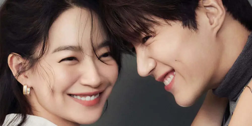 Foto Shin Min Ah dan Kim Seon Ho sebagai pemeran utama Hometown Cha-Cha-Cha