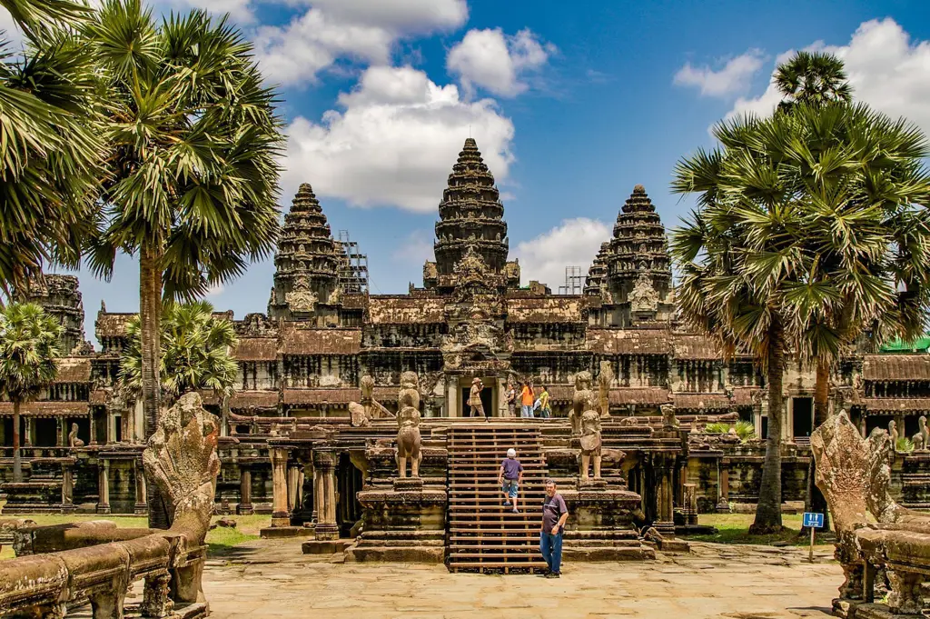 Gedung perkantoran di Kamboja