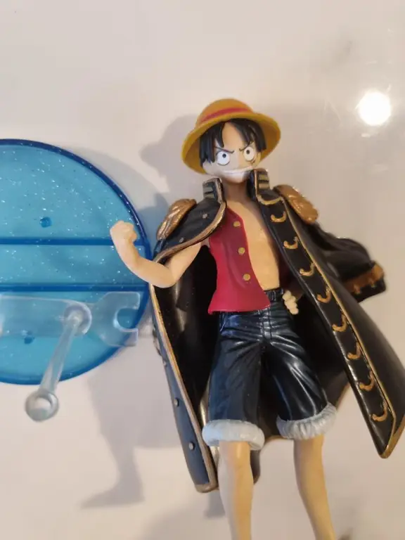 Kemasan figur Luffy asli