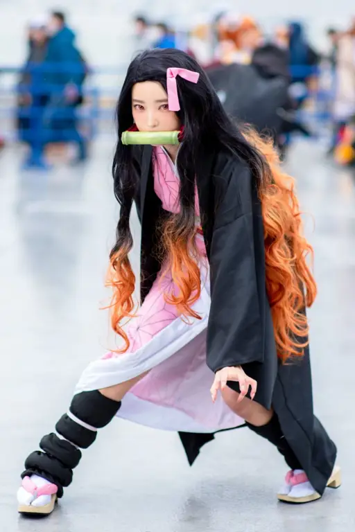 Gambar para penggemar anime yang melakukan cosplay karakter favorit mereka.