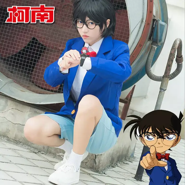 Para cosplayer Detective Conan Indonesia menampilkan kostum mereka.