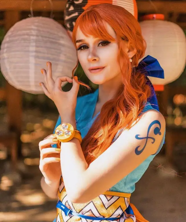 Foto cosplay Nami dari One Piece