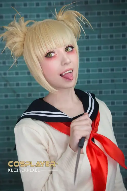 Foto cosplay Toga Himiko yang detail dan akurat