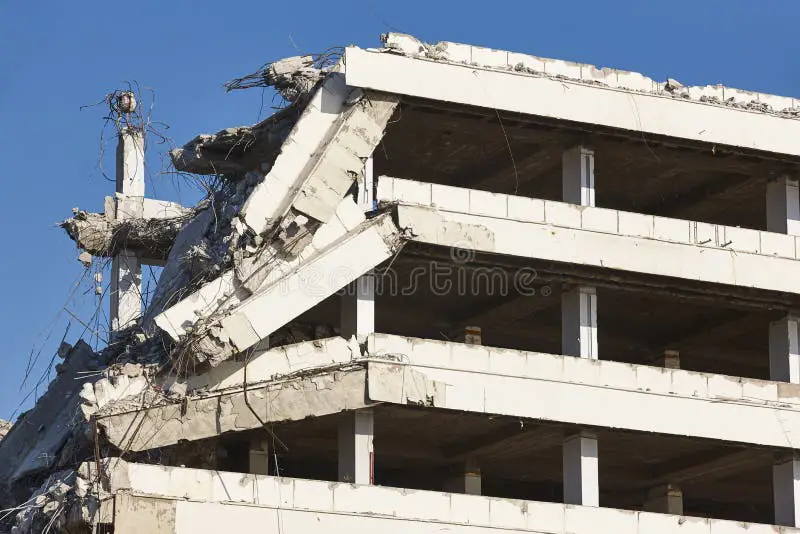 Gambar reruntuhan bangunan setelah gempa bumi di Tokyo