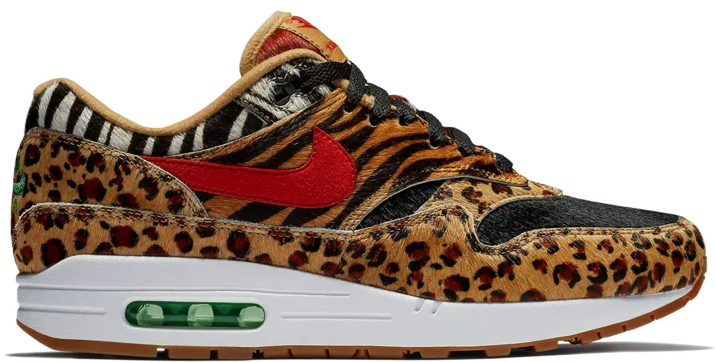 Detail sepatu Atmos x Nike Air Max 1 Animal yang menunjukkan motif hewan yang unik