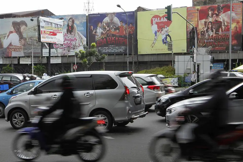 Cara mendukung industri film Indonesia