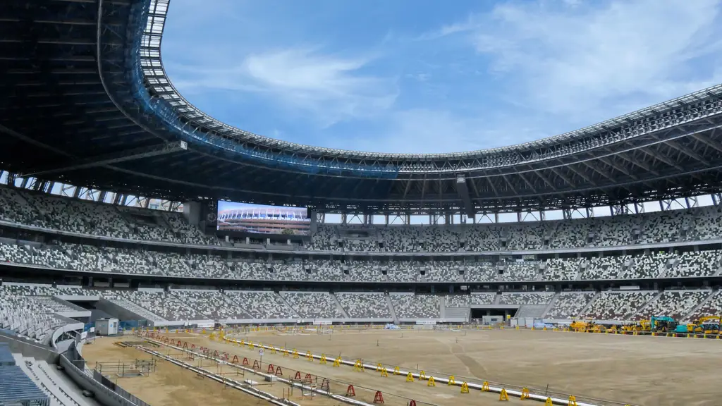 Para penggemar East Tokyo United di stadion