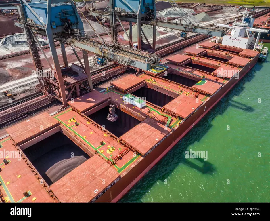 Proses bongkar muat barang di Pelabuhan Bandar Sri Laksamana Bengkalis