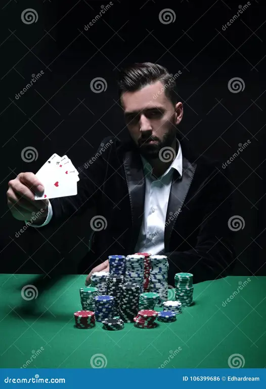 Pemain poker yang bahagia