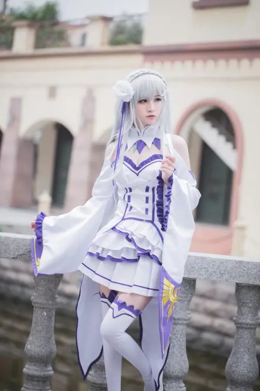 Emilia, salah satu karakter penting di Re:Zero