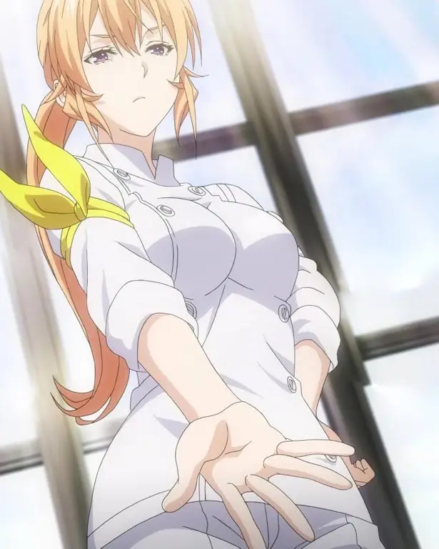 Erina Nakiri sedang mencicipi makanan dalam Food Wars!