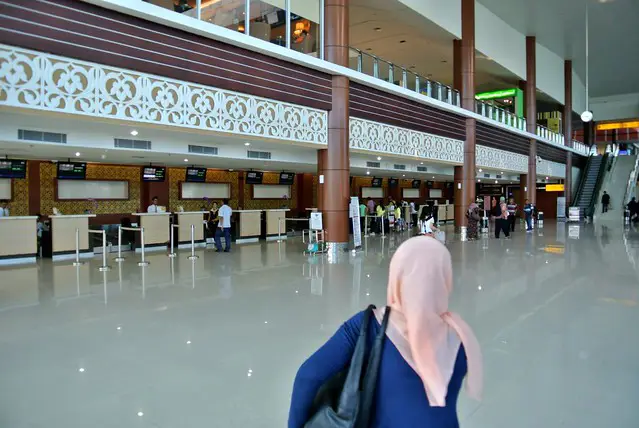 Interior Bandara Gusti Syamsir Alam yang Modern